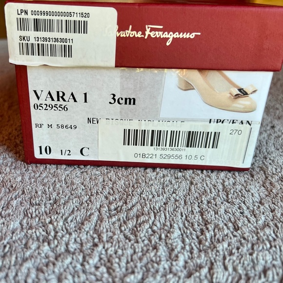 FERRAGAMO VARA BOW PUMP SHOE - Picture 5 of 6